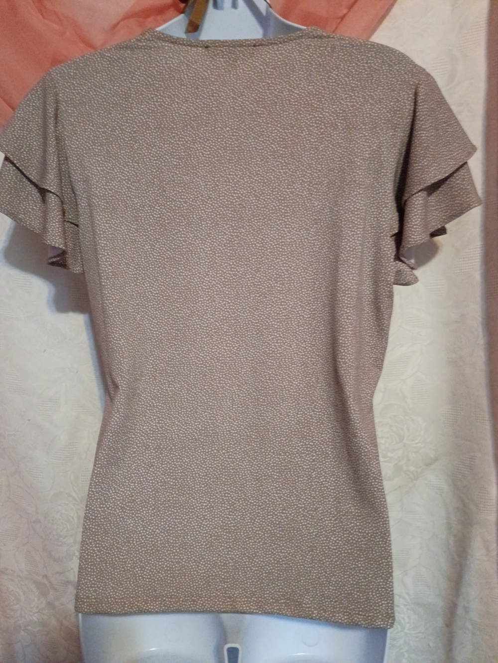 Adrianna Papell Ladies Beige Taupe Ruffle Sleeve V-Neck Blouse Sz Sm - Picture 4 of 7